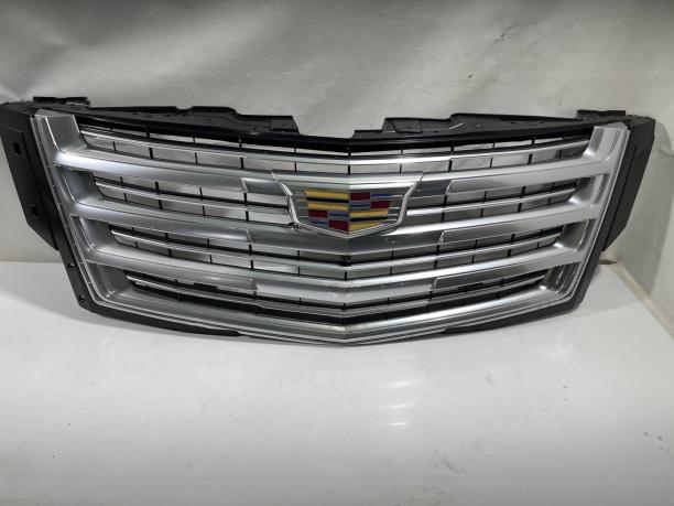Декоративная решетка радиатора Cadillac Escalade 4 23399558