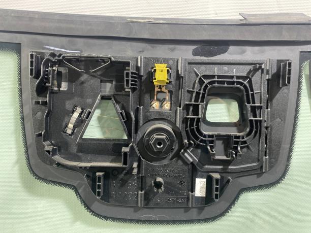 Лобовое стекло Mercedes W166 ML/GLE A1668210611