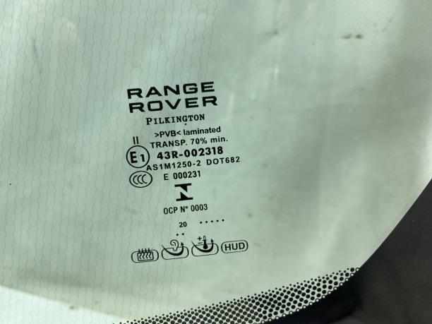 Лобовое стекло Land-Rover Range Rover LR098146