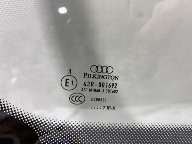 Лобовое стекло Audi Q7 4MO845099D