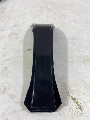 Накладка между ноздрями BMW 6 G32 7412425
