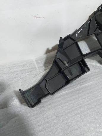 Кронштейн бампера Audi Q8 4M8807096