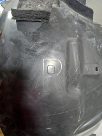 Подкрылок передний правый Audi Q3 83A821172
