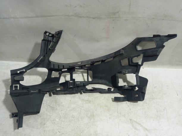 Кронштейн бампера переднего правый Mercedes W213 E A2138851065