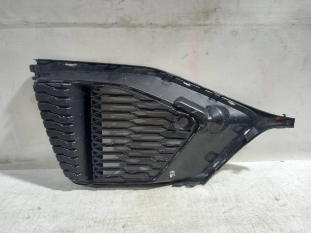 Решетка бампера передняя правая Audi Q8 4M8807682