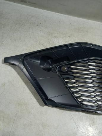 Решетка бампера передняя правая Audi Q8 4M8807682