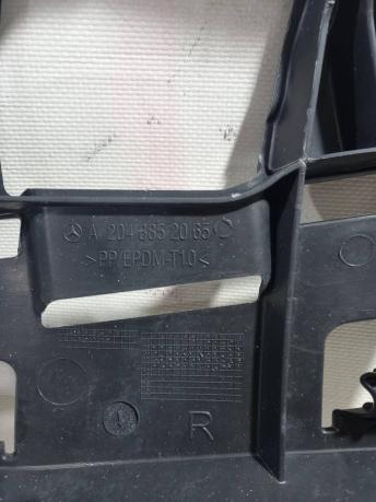 Кронштейн бампера передний правый Mercedes W204 C A2048852065