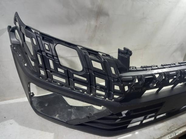 Бампер передний Volkswagen Crafter 7C0807221
