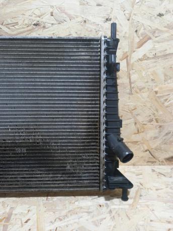 Радиатор охлаждения Ford Focus 2 3M5H8005