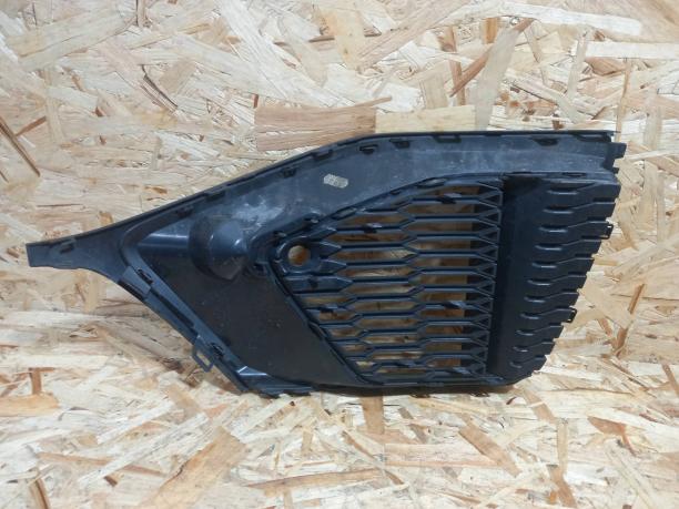 Решетка бампера Audi Q8 4M8807681A