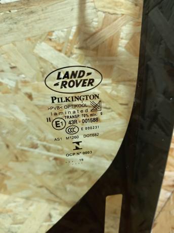 Лобовое стекло Land-Rover Discovery 4 LR051568