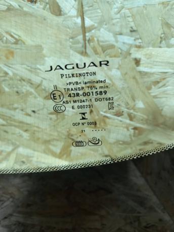 Лобовое стекло Jaguar F-Pace T4A47224
