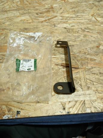 Кронштейн радиатора Land-Rover Freelander 2 LR005247