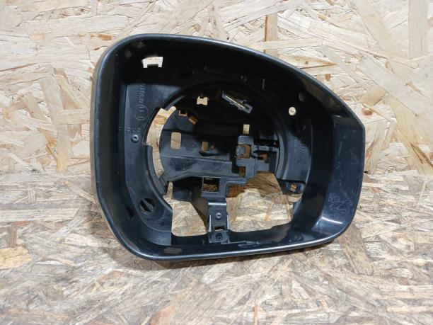 Зеркало рамка правая Range Rover Sport 2 L494 LR065381