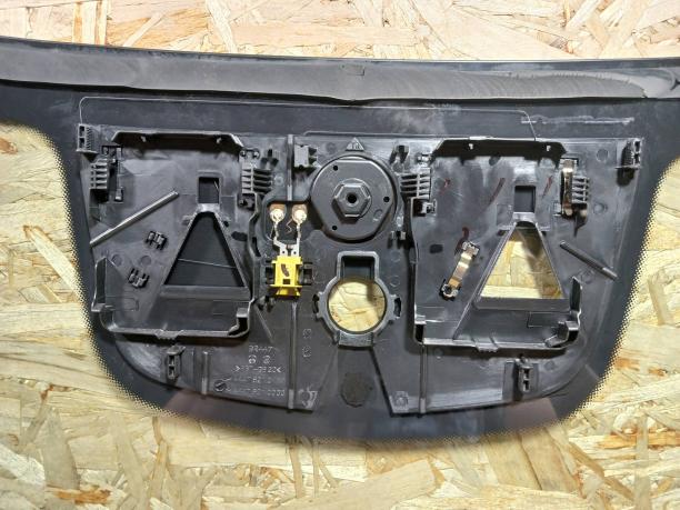 Лобовое стекло Mercedes W447 Vito A4476706600
