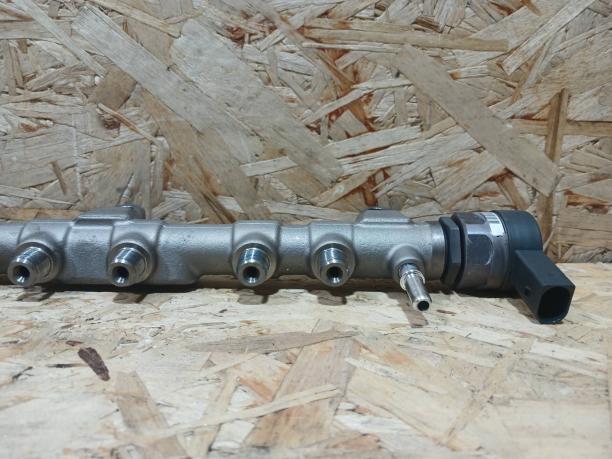 Топливная рампа BMW 7 G11/G12 8571569