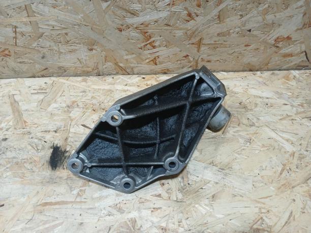 Кронштейн двигателя BMW 7 G11/G12 6861555