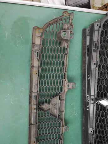 Решетка радиатора рестайл Mitsubishi Outlander XL 6401a198