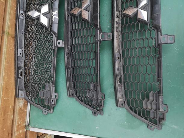 Решетка радиатора рестайл Mitsubishi Outlander XL 6401a198