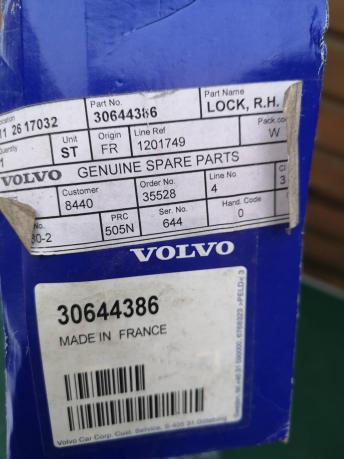 Замок двери задний правый Volvo S40 30644386