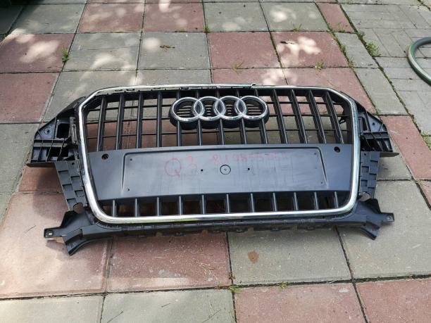 Решетка радиатора Audi Q3 8U0853651H