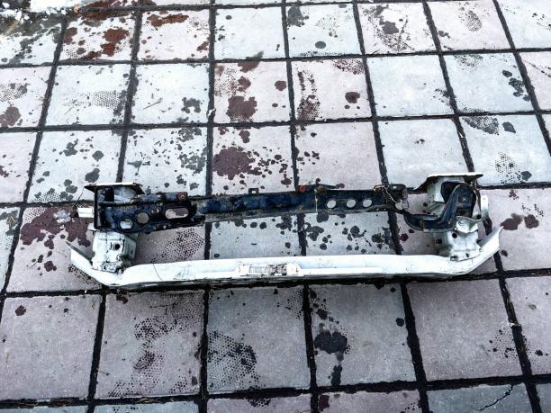 Усилитель переднего бампера Ford Focus 2 1540638