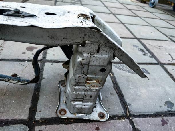 Усилитель переднего бампера Ford Focus 2 1540638