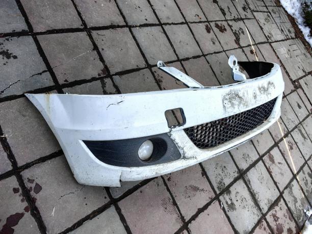 Бампер передний Renault Logan 8200785044