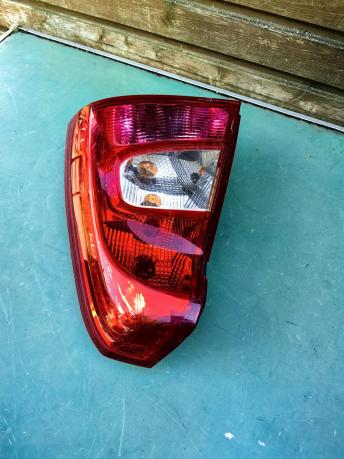 Фонарь задний правый Renault Logan 8200744759