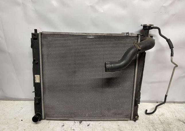 Радиатор охлаждения двигателя Hyundai Sonta Fe 2 253102B850