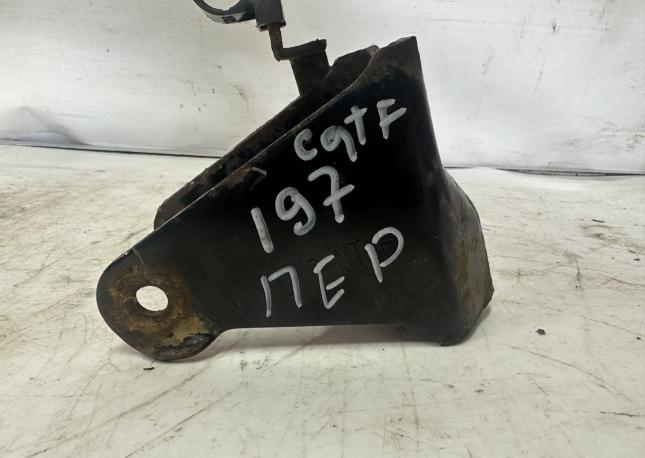 Кронштейн передний кпп Hyundai Santa Fe 2 CM 2009 431753B000