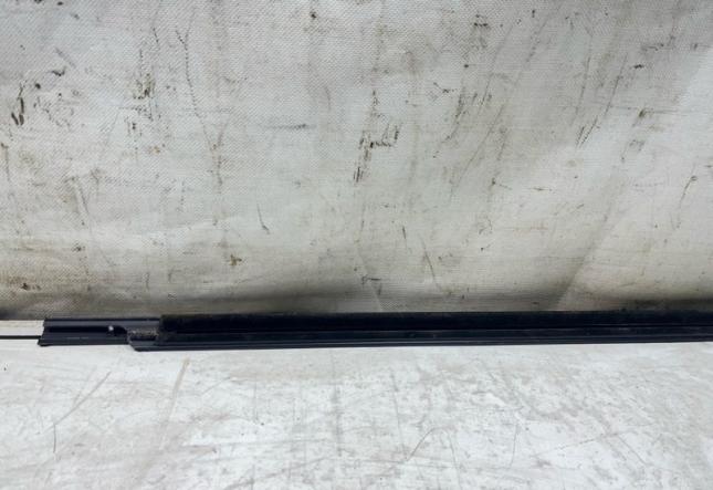 Молдинг стекла задний правый Hyundai Tucson 4 83220N7000