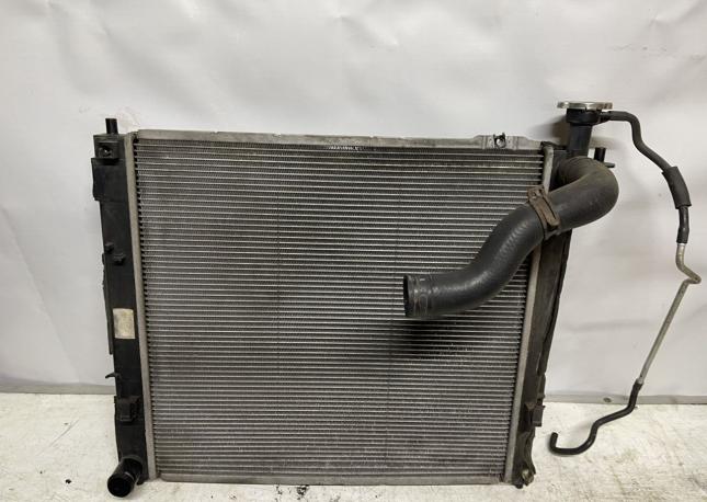 Радиатор охлаждения двигателя Hyundai Sonta Fe 2 253102B850