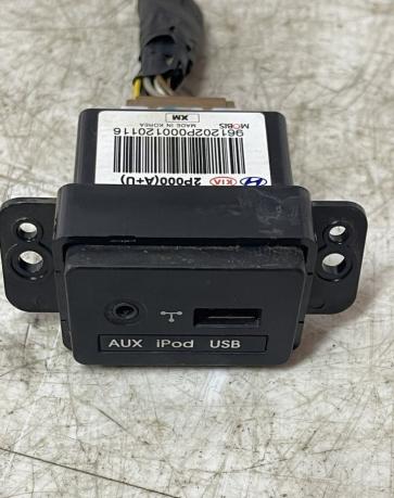 Разъем AUX USB Kia sorento 2 2009-2012 961202P000