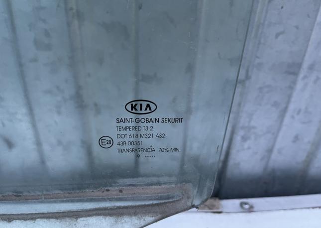 Стекло заднее левое опускное Kia Sportage 2 2006 834101F000