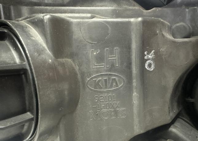 Фара передняя левая Kia ceed 1 2006-2010 921011H010