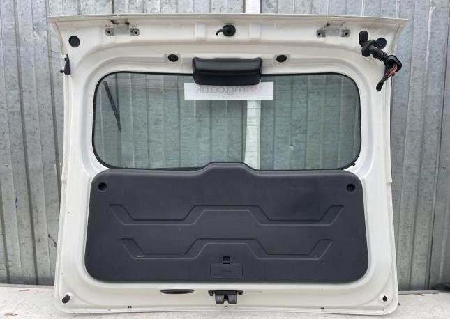 Крышка багажника Kia Soul 1 2009-2011 737002K020