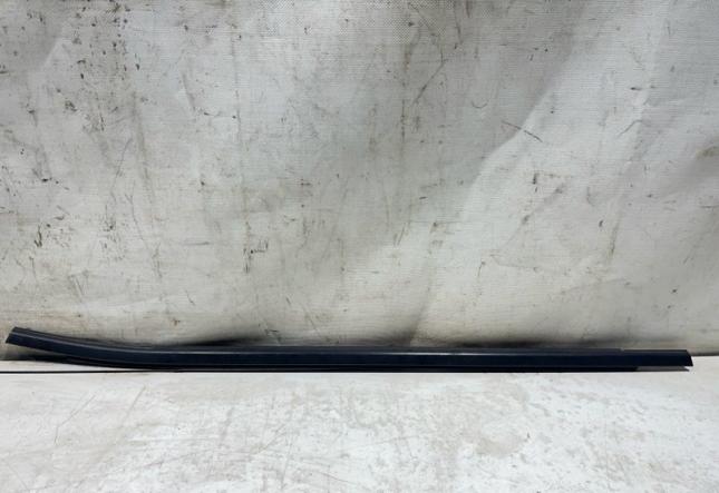 Молдинг стекла задний правый Hyundai Tucson 4 83220N7000