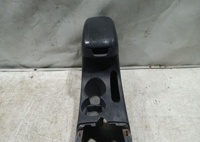 Консоль.Hyundai Elantra 2001-2003 846112D1000H