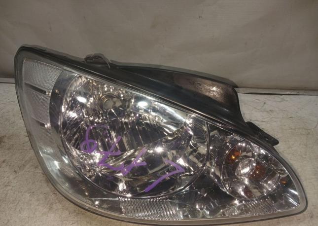 Фара правая Hyundai Getz 2006-2011 921021C510