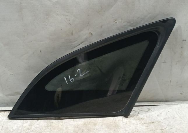 Стекло глухое левый.Kia Sorento 2 XM 2009-2014 878102P100