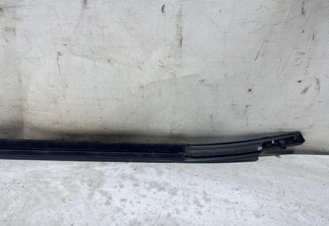 Молдинг стекла задний правый Hyundai Tucson 4 83220N7000