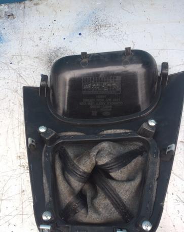 Накладка декоративная МКПП Hyundai Tucson 2004-20 84651-2E500