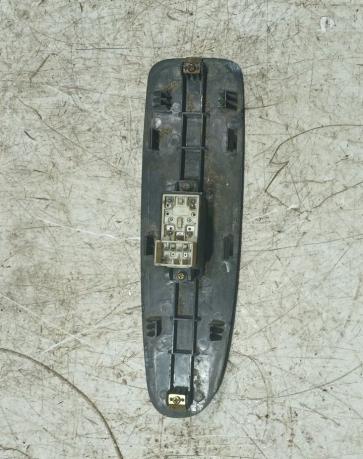 Кнопка стеклоподьемника.Hyundai Elantra 2001-2003 935752D000