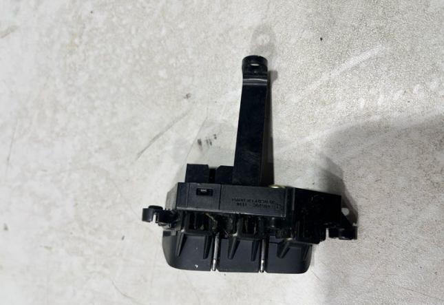 Кнопка Hyundai Ix35 49D29C1110