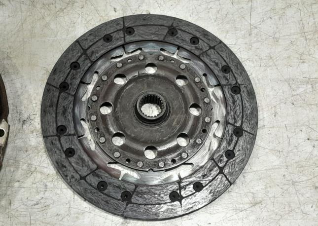 Кожух сцепления.Hyundai Ix 35 2013-2015 4110024200