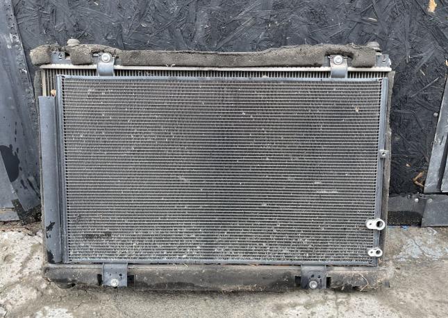 Кассета радиаторов Lexus GS250 GS350 12-15г 