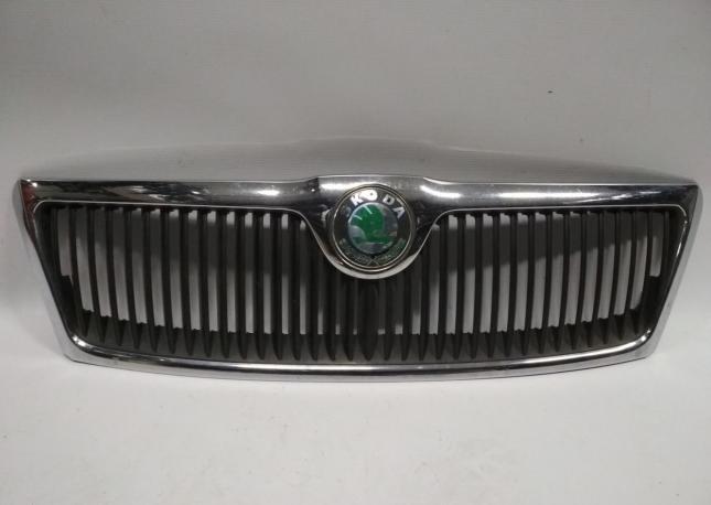 Решётка радиатора skoda octavia 1z0853668