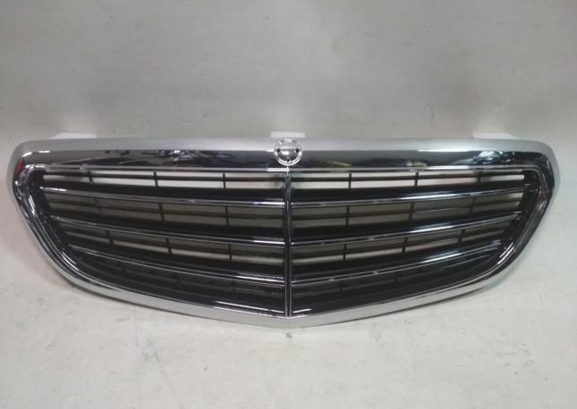 Рещетка радиатора Mercedes W212 classik A2128801483