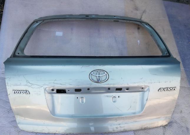 Крышка багажника Toyota Avensis 2 Wagon 67005-05091